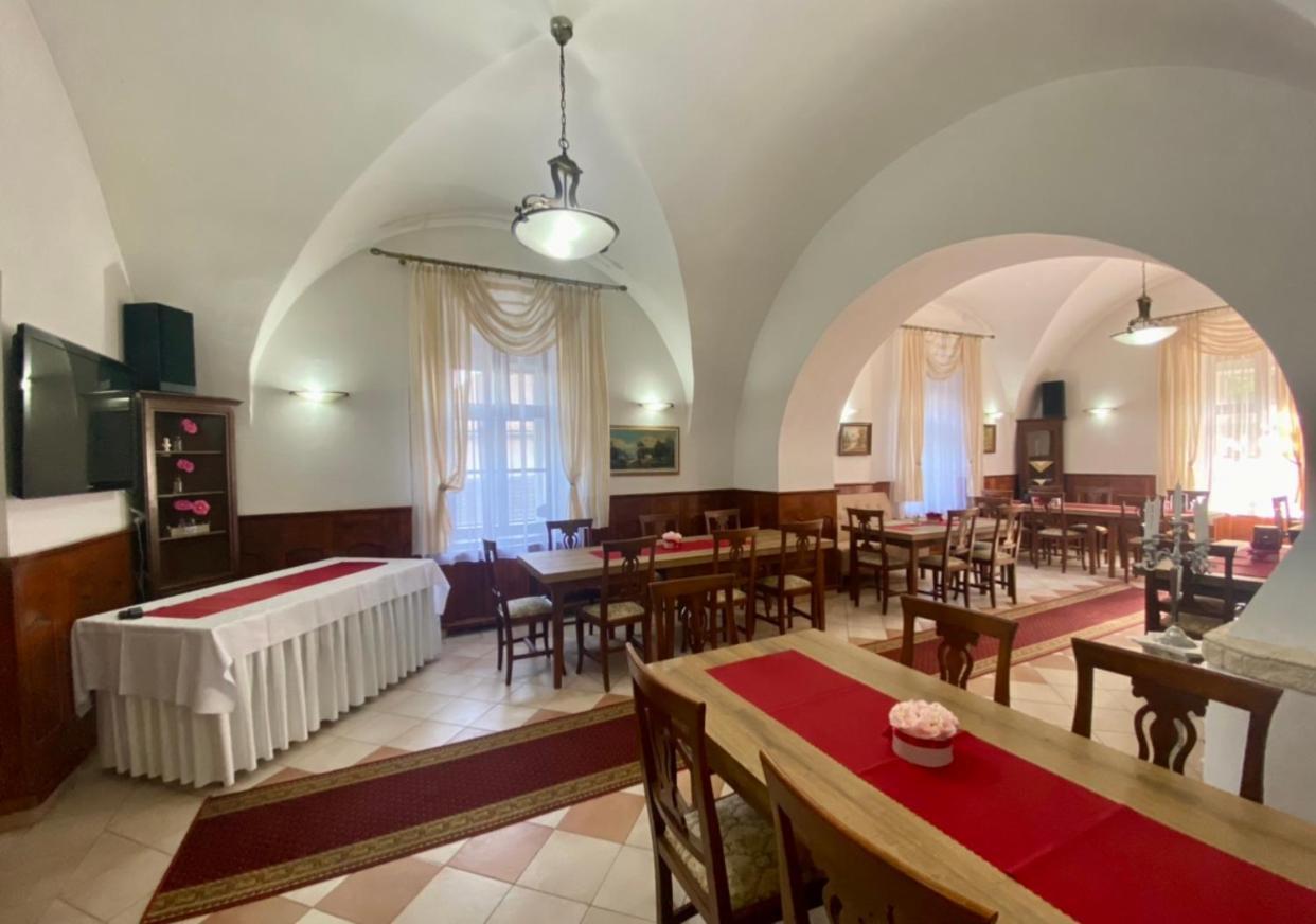 Kastiel Benice Pribovce Esterno foto